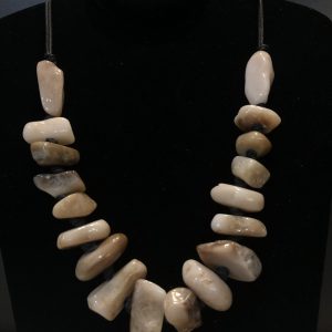 Flintstone rock necklace tan