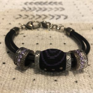 Stone/fabric bracelet Purple